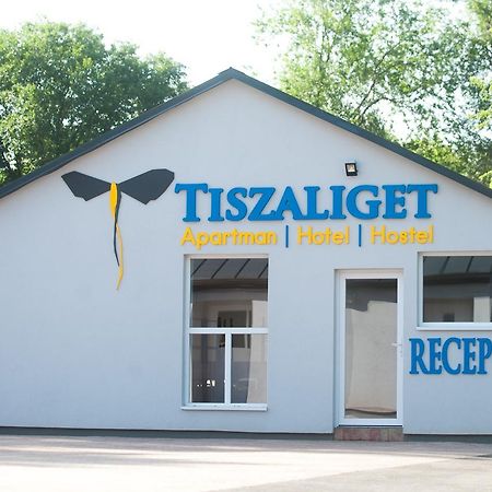 Tiszaliget Apartman Es Szallo Szolnok Exteriör bild
